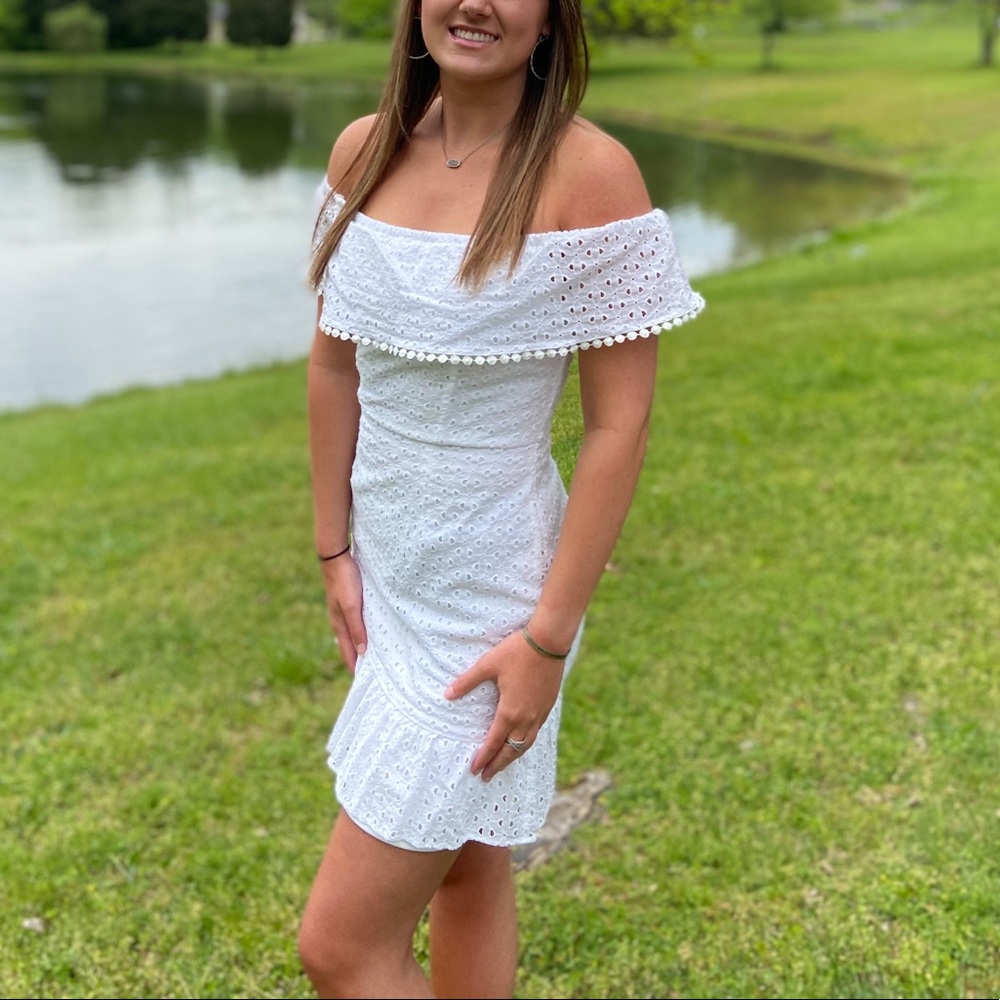 White off the shoulder dress - Picture 2 of 5